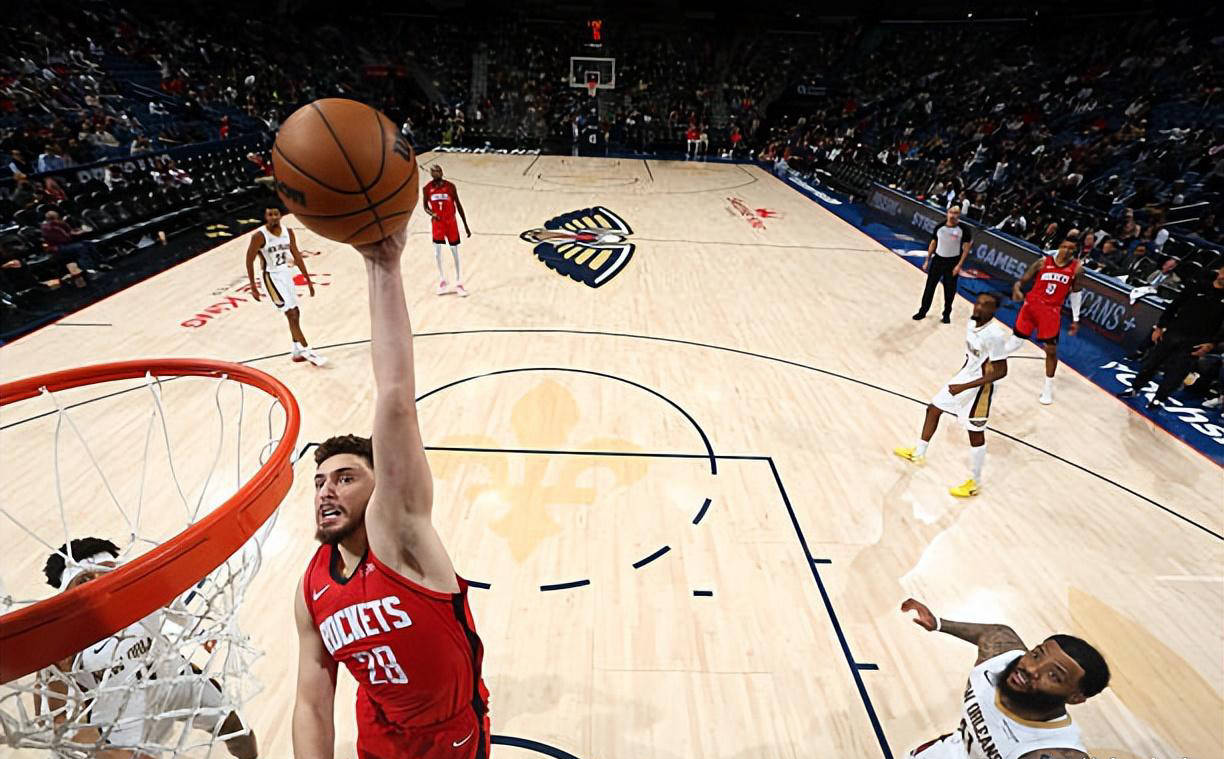 休斯敦火箭关键时刻扳平良机辽宁本钢加时末段队长鼓劲，现场解说直呼：东契奇新星晋级表现惊艳(辽宁本钢现场直播)